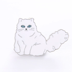 Detail of white long-haired cat enamel brooch pin made of zinc alloy for clothing