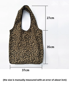 Tabella taglie borsa leopardata con dimensioni dettagliate: altezza 35cm e larghezza 37cm