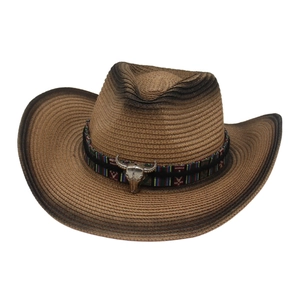 Chapeau de cowboy marron tressé avec ruban ethnique et ornement crâne de taureau argent