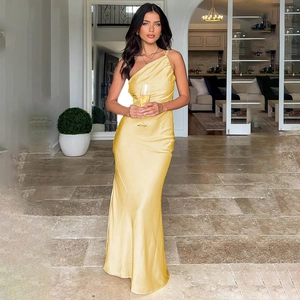 Robe Longue En Satin À Une Épaule Froncée Dos Nu Sans Manches Sexy Moulante Robe De Soirée Pour Femmes