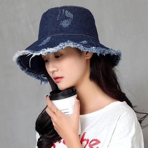 Chapeau bob en denim bleu foncé avec bords effilochés pour protection solaire