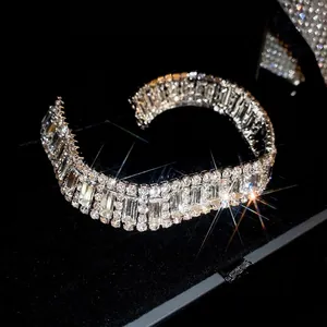 Sparkling full diamond choker necklace with silver finish and s-shaped crystal pattern