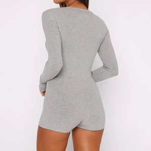 Pagliaccetto grigio da donna a maniche lunghe in maglia a coste vestibilità slim