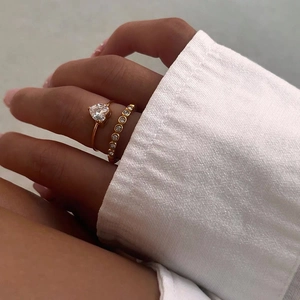 Elegant gold titanium heart-shaped ring set with round crystal band for women