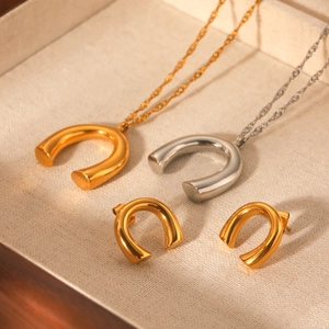 Minimalist gold and silver horseshoe pendant necklaces and earrings jewelry set
