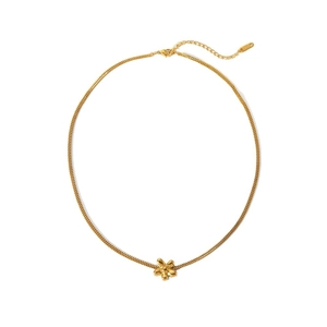 18k gold plated stainless steel floral necklace with five-petal flower pendant