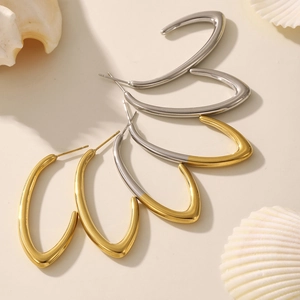Boucles d'oreilles minimalistes en forme de C en or 18 carats et argent poli