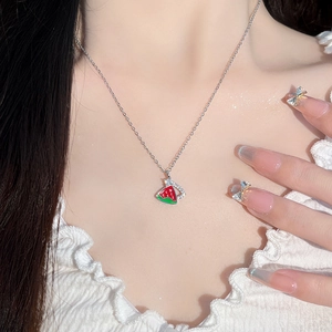 Collier avec pendentif pastèque étincelant en acier inoxydable argenté pour l'été