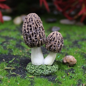 Realistic resin morel mushroom miniature for moss micro landscapes and garden decor