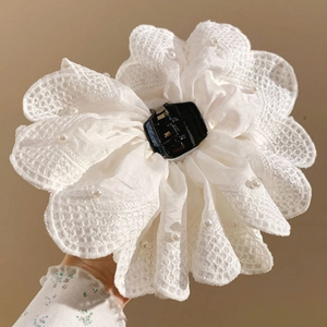 Elegant white lace flower hair claw clip with artificial pearls for women hairstyles