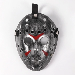 Vue avant du masque de Jason noir et argenté avec logo en V rouge pour les fêtes