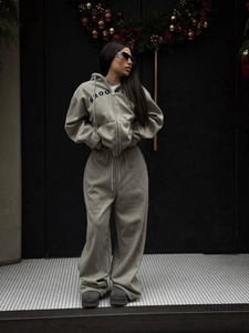 Graues Damen-Sweatshirt-Set mit Kapuze und hoch taillierter, weiter Sporthose im Brooklyn-Stil