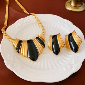 Vintage Enamel Drop Earrings Silver Earring Post And Snake Bone Chain Necklace Retro Elegant For Women