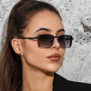 Vintage Square Metal Frame Sunglasses UV400 Protection Retro Trendy Sun Glasses For Men Women Fashion Outdoor Beach