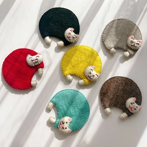 Set di 6 sottobicchieri fatti a mano in feltro di lana a forma di gatto per la tavola