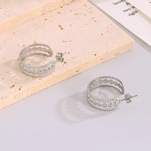Boucles d'oreilles vintage argentées en forme de C en acier inoxydable texturé pour femme