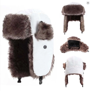Chapeau de trappeur d'hiver imperméable en tissu blanc avec doublure en fausse fourrure brune