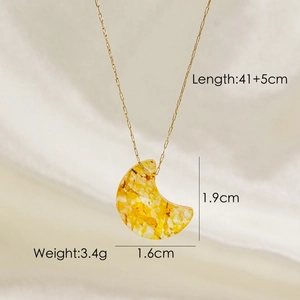 Detailed dimensions of the crescent moon natural stone pendant and gold chain necklace
