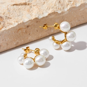 Elegant C-Shape Hoop Earrings For Women Stainless Steel PVD Gold Plated Shell Artificial Pearl Clustered Geometric Jewelry