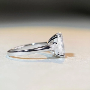 S925 sterling silver radiant cut ice flower sparkling diamond ring with three-stone setting
