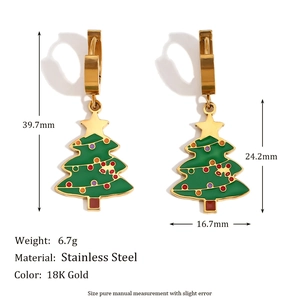 Orecchini albero di Natale in acciaio placcato oro 18K con smalto verde e dimensioni