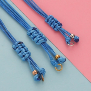 Détails du cordon de cire tressé bleu réglable avec perles en métal or et argent