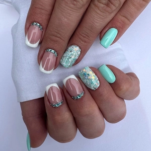 French Tip Press On Nails Mint Green Square False Nails With Blue Rhinestone Glitter Sweet Flower Style For Women