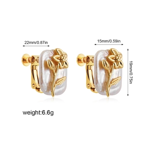 Detailed size and weight specs for baroque pearl earrings with gold floral design