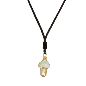 Collier pendentif champignon en opale naturelle avec fil métallique et cordon tressé