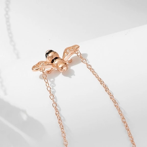 Exquisite S925 silver bee necklace in rose gold finish with sparkling diamond wings