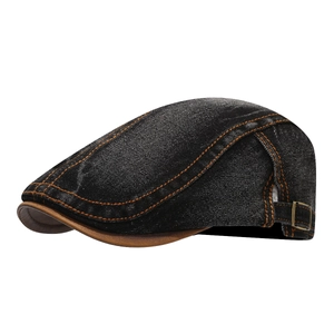 Retro flache Schirmmütze aus gewaschenem Denim mit Kontrastnähten und Lederkante
