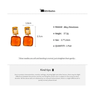 Détails de taille et poids pour boucles d'oreilles pendantes carrées en cristal orange