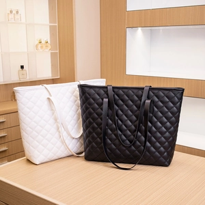 Quilted tote bags in black and white colors with large capacity and fine diamond stitching
