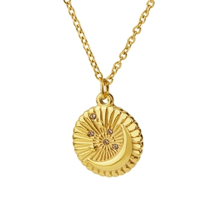 Collier médaille soleil et lune dorée avec gravures d'étoiles et petits cristaux sur chaîne fine
