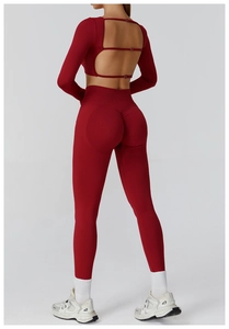 Ensemble de yoga rouge foncé sans couture avec haut dos nu et legging taille haute