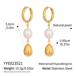 Detail view of 18K gold plated stainless steel earrings with natural pearls and dimensions