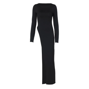 Schickes schwarzes Langarm-Maxikleid in schmaler Passform mit Rundhals und Seitenschlitz