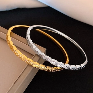 Bracelet Jonc Motif Matelassé Cuivre Plaqué Or 18K Zircon Incrusté Design Croisé Bijoux De Mode Luxe Pour Femmes