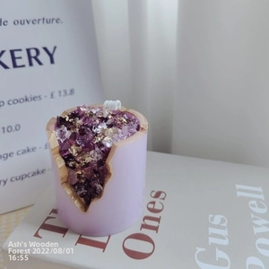 Lavender purple cake scented candle with amethyst stone fragments and gold leaf edges