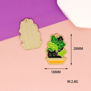 Detail of black cat enamel pendant with dimensions 28mm by 18mm for DIY jewelry making