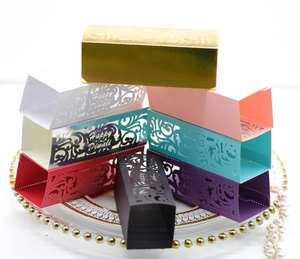 Bunte lasergeschnittene Happy Diwali Süßigkeitenschachteln mit elegantem Hohldesign