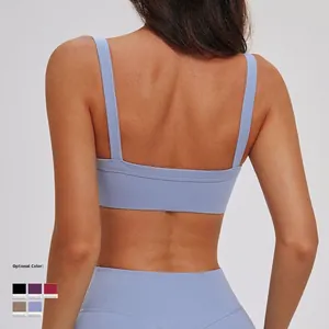 Completo sportivo celeste con reggiseno vogatore e leggings per yoga e gym