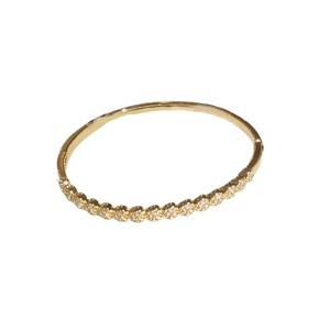 Bracelet jonc cœur plaqué or 18 carats avec cristaux pavés et boucle en flèche