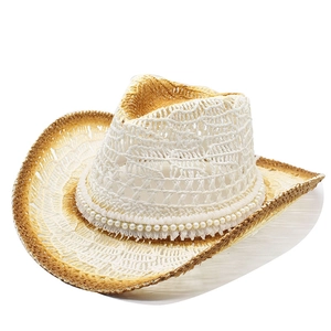 Strohhut im Cowboy-Stil mit weiß-braunem Farbverlauf, Hohlwebung und Perlenverzierung