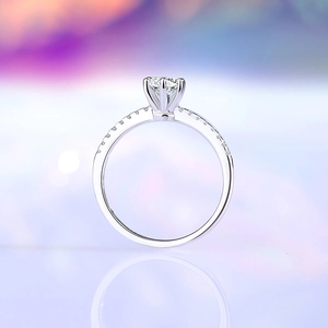 Elegant S925 sterling silver six-claw moissanite ring with side pave diamonds