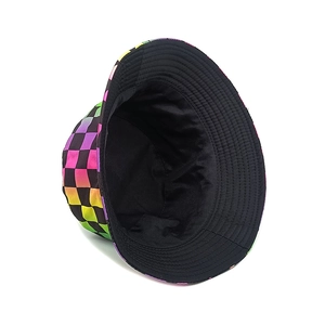 Chapeau bob d'été à damier arc-en-ciel avec bord pliable et doublure noire