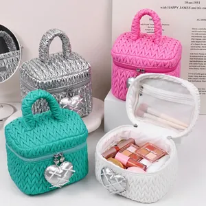 Quilted Polyester Makeup Bag Large Capacity Portable Travel Toiletry Organizer With Heart Charm For Women