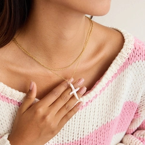 Collier Double Couche en Acier Inoxydable Plaqué Or Pour Femmes Pendentif Croix Künstliche Perle Baroque Bijoux de Mode Niche