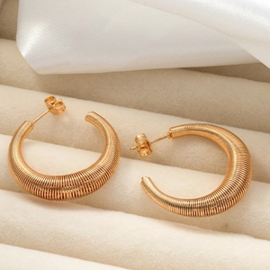 Chunky 18K gold plated hollow ribbed hoop earrings in a premium velvet jewelry box