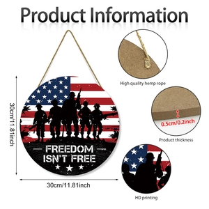Panneau de porte rond en bois avec drapeau USA et texte patriotique Freedom Isn't Free